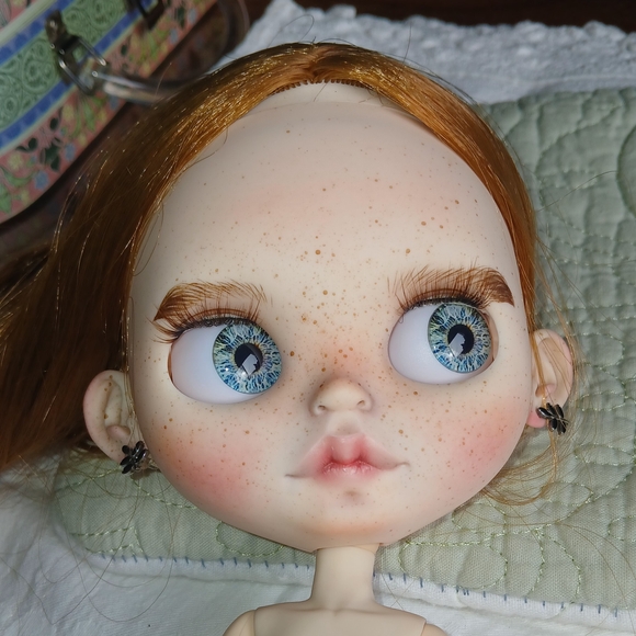 Blythe Doll - Picture 4 of 8